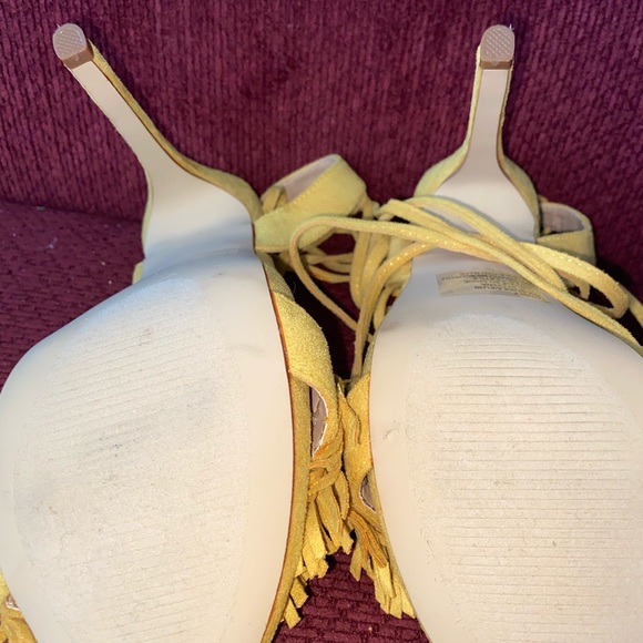 Just Fab Tassel Heels 👠 💛 - Picture 2 of 4